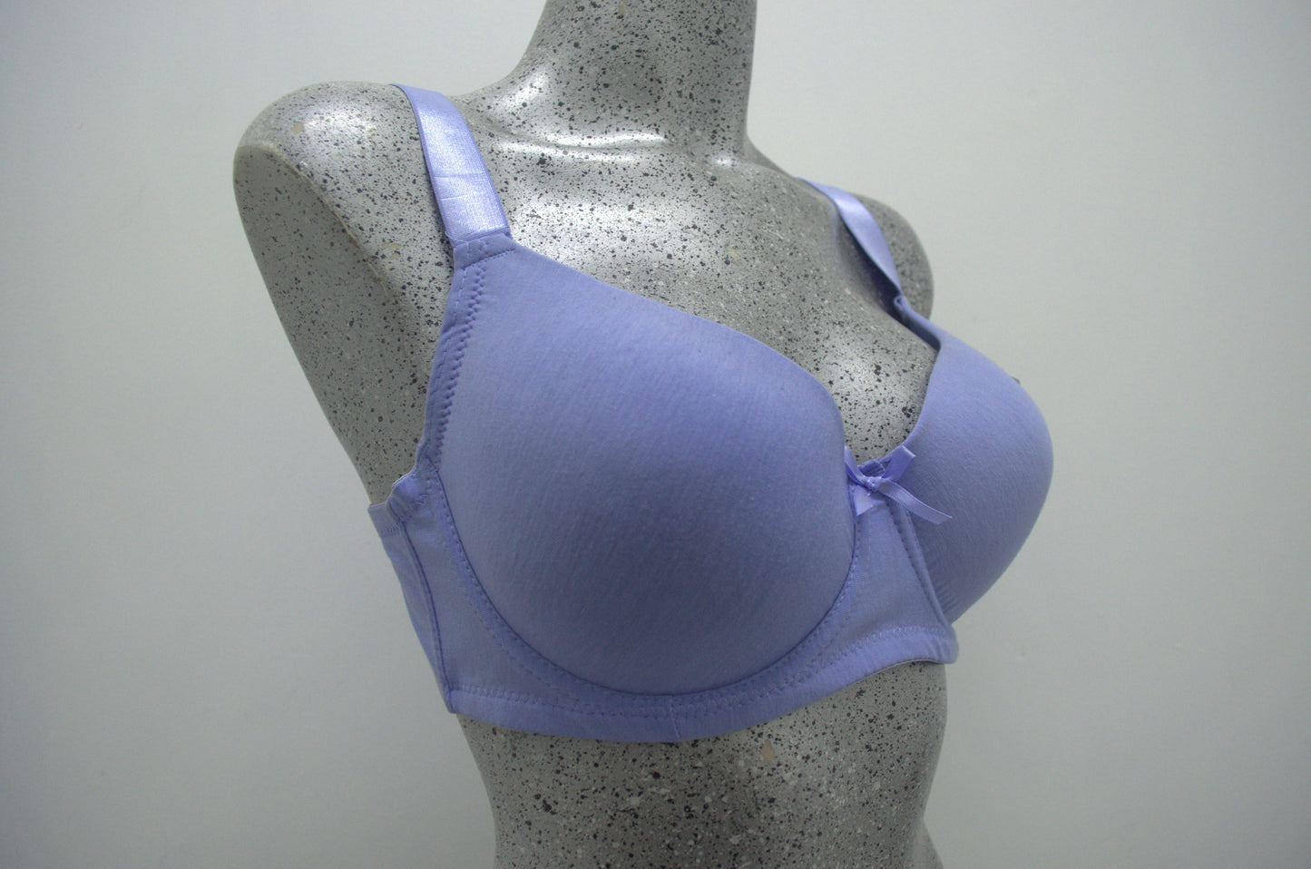 40D a 40DD en Variedad de Brasieres Lisos